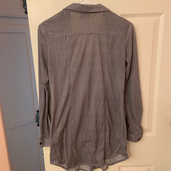 Extra long button up - Picture 2 of 4